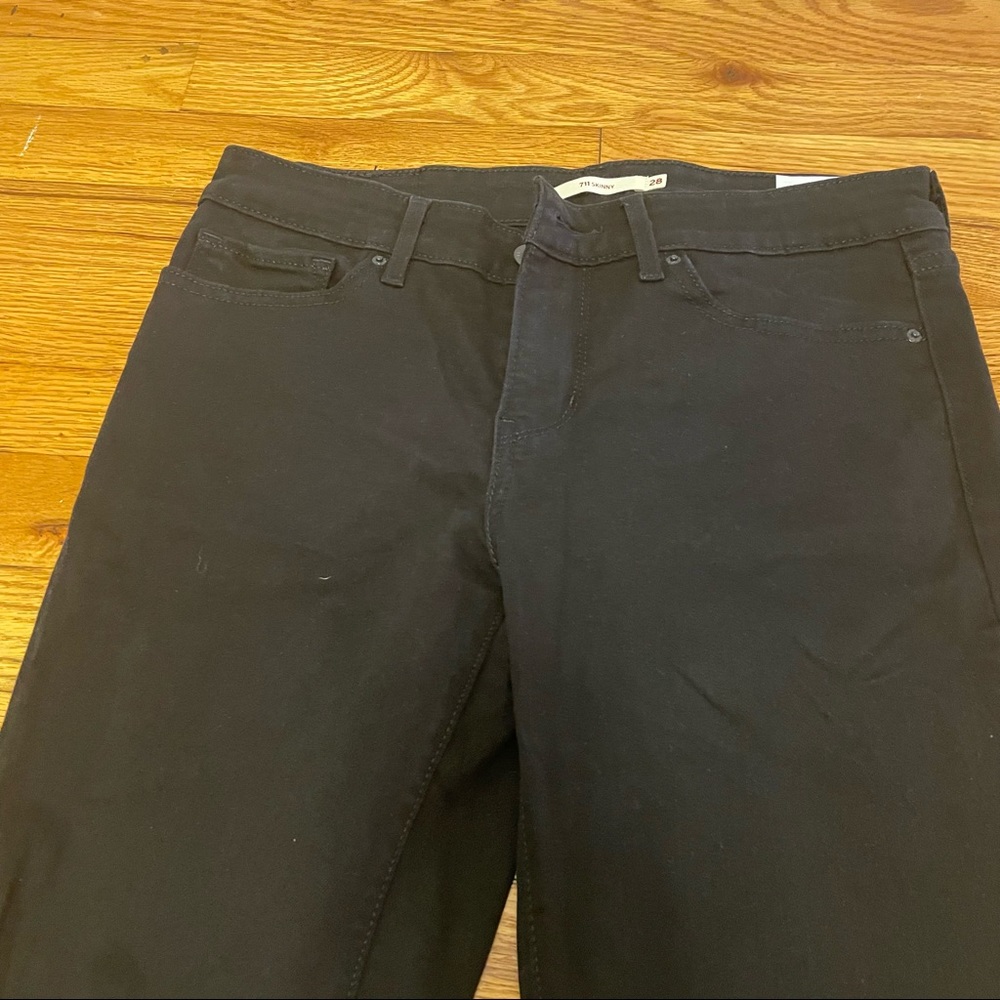 Levi’s 711 Skinny Jean - Picture 2 of 3